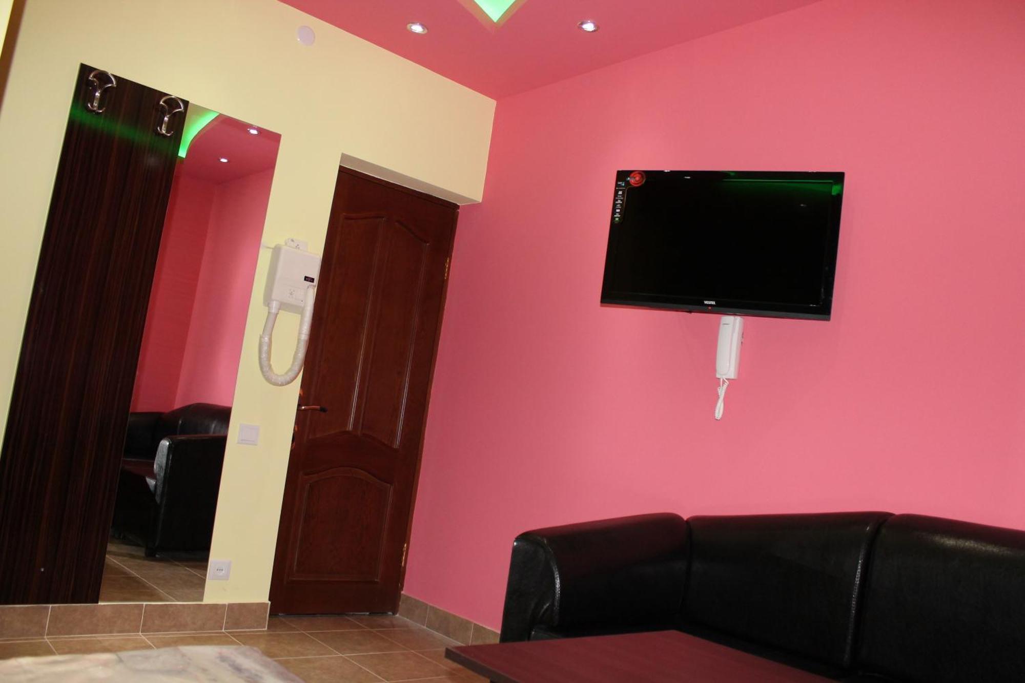 Princ Plaza Hotel Yerevan Exterior foto