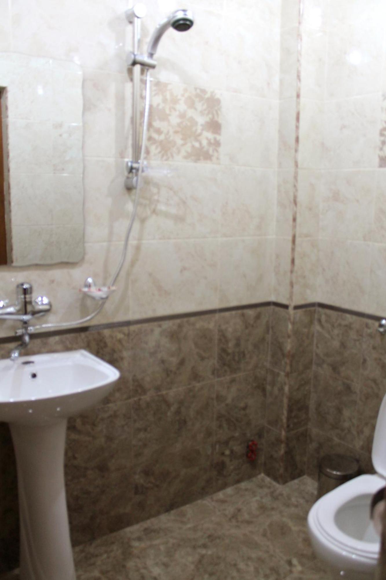 Princ Plaza Hotel Yerevan Exterior foto