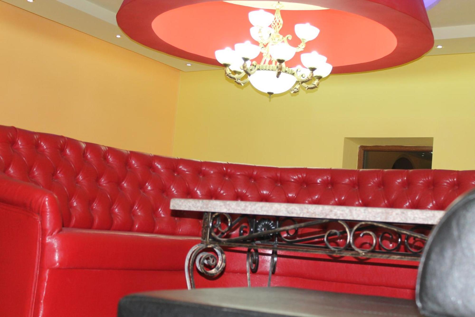 Princ Plaza Hotel Yerevan Exterior foto