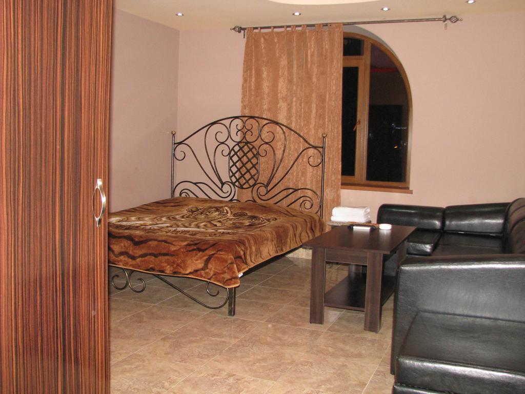 Princ Plaza Hotel Yerevan Quarto foto