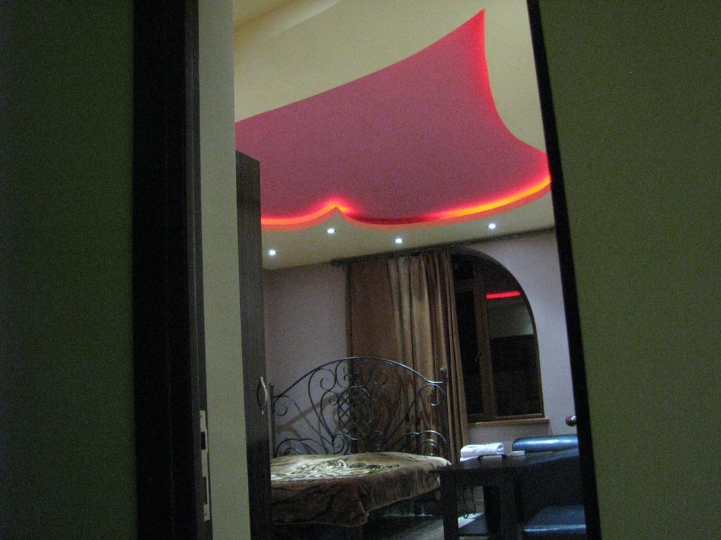 Princ Plaza Hotel Yerevan Quarto foto
