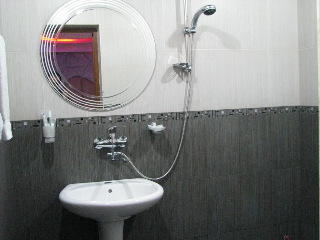 Princ Plaza Hotel Yerevan Quarto foto