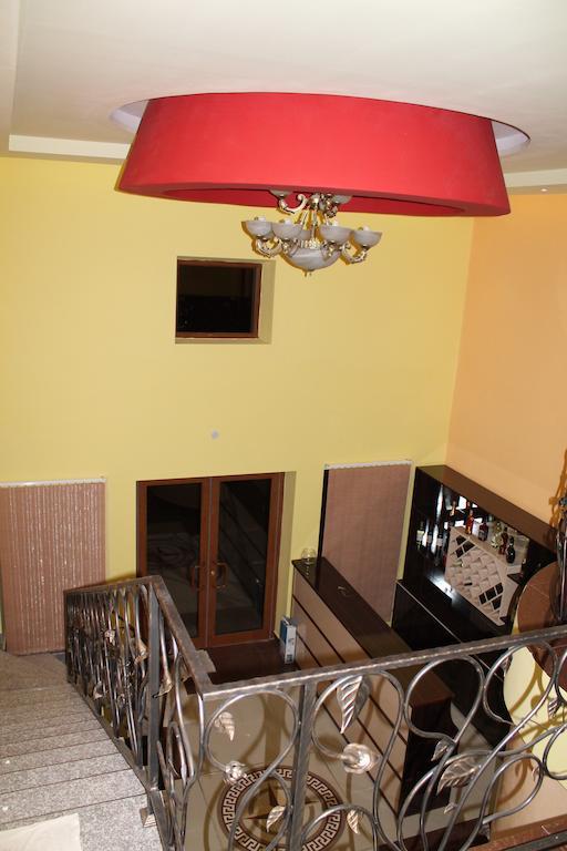 Princ Plaza Hotel Yerevan Exterior foto